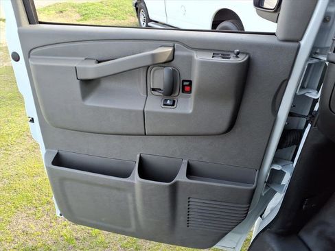 Used 2024 GMC Savana 2500 w/ Driver Convenience Package image 27