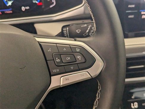 Certified 2025 Volkswagen Taos SEL image 28