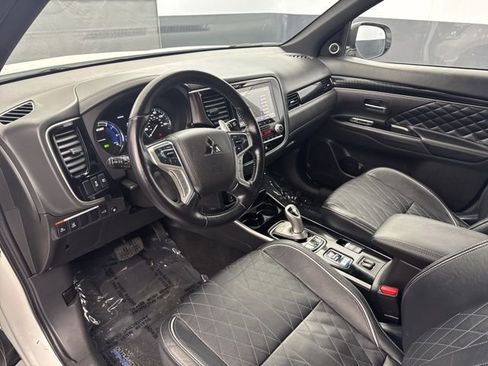 Used 2021 Mitsubishi Outlander GT image 12