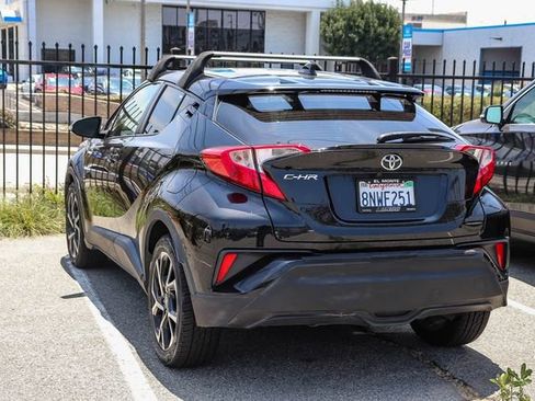 Used 2020 Toyota C-HR XLE FWD image 12