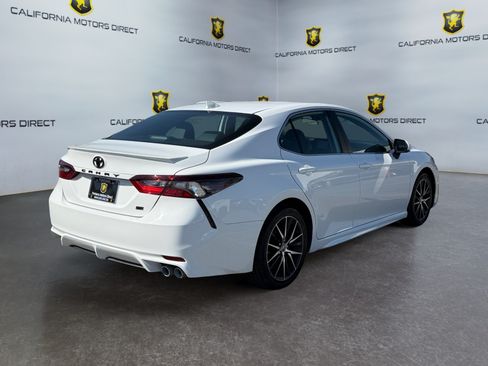 Used 2022 Toyota Camry SE w/ Carpet Mat Package (TMS) FWD image 5