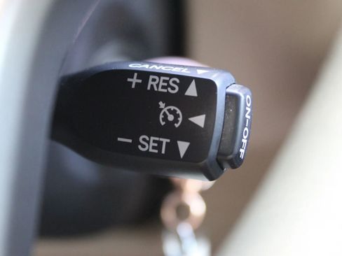 Used 2012 Toyota 4Runner SR5 w/ Convenience Pkg image 19