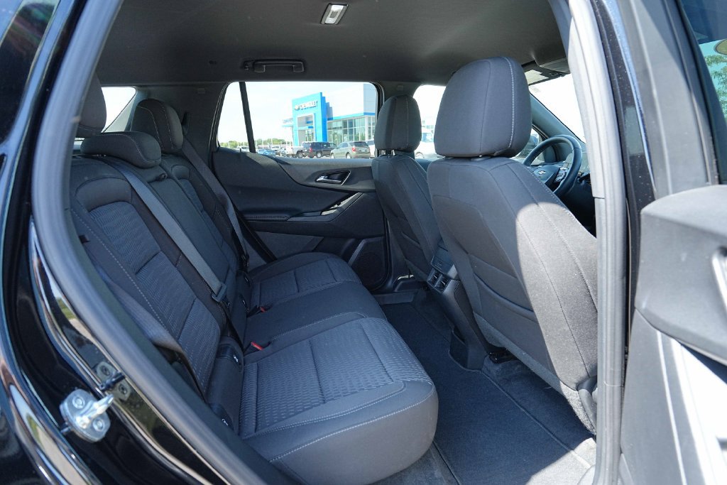 Used 2026 Chevrolet Equinox LT AWD/4WD image 25