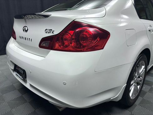 Used 2011 INFINITI G37 x Sedan w/ Premium Pkg image 12
