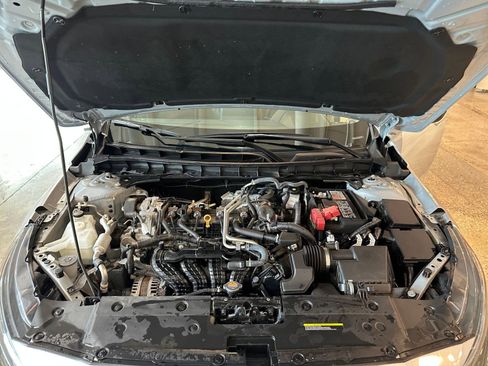 Used 2025 Nissan Altima 2.5 SR FWD image 31