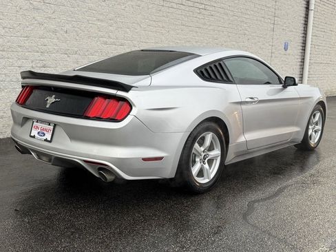 Used 2016 Ford Mustang V6 image 6