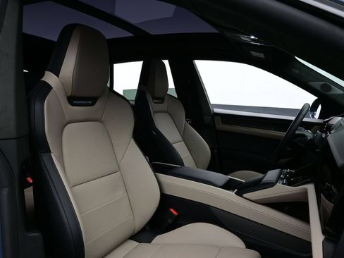 Used 2026 Porsche Cayenne Turbo AWD/4WD image 18