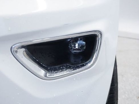 Certified 2019 Jeep Grand Cherokee Limited w/ Luxury Group II image 18