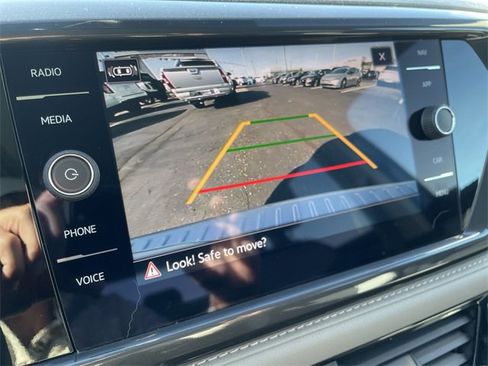 Used 2023 Volkswagen Taos SEL image 21