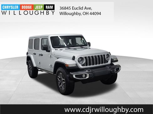 Certified 2024 Jeep Wrangler Unlimited Sahara w/ Technology Group AWD/4WD image 3