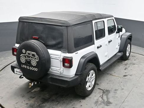 Used 2018 Jeep Wrangler Unlimited Sport image 32