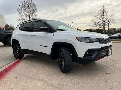 Used 2025 Jeep Compass Trailhawk w/ Trailer Tow Group image 4