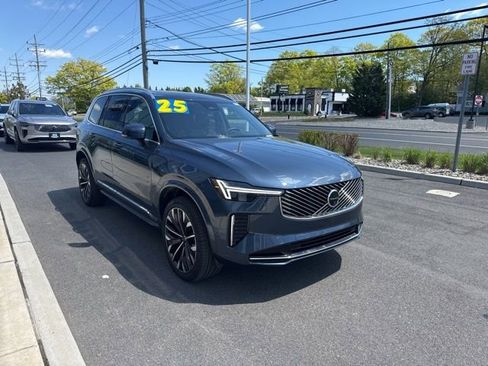 Certified 2025 Volvo XC90 B6 Plus AWD/4WD image 6