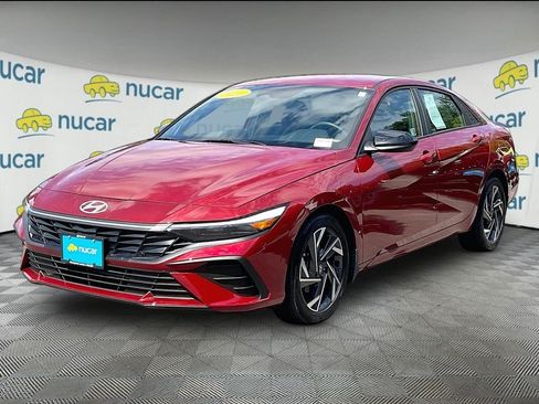 Used 2025 Hyundai Elantra Sport FWD image 3