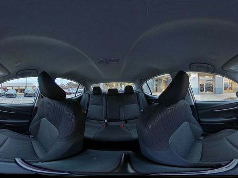 Used 2025 Toyota Camry LE image 41