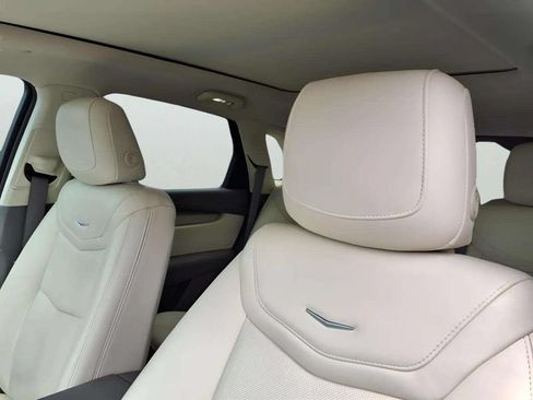 Used 2023 Cadillac XT5 Premium Luxury FWD image 16