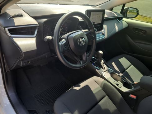 Used 2025 Toyota Corolla LE FWD image 18