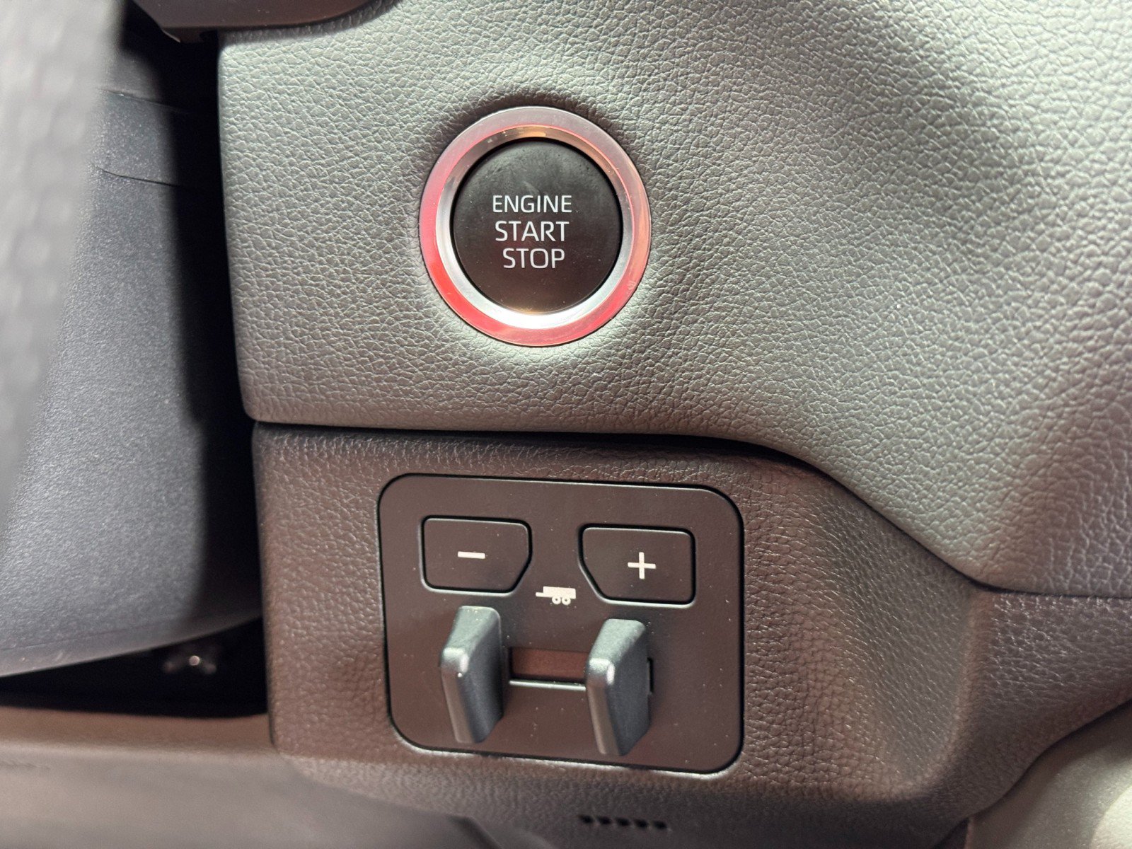 Used 2022 Toyota Tundra Limited AWD/4WD image 24