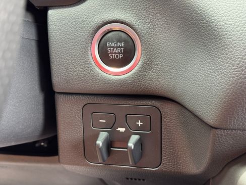 Used 2022 Toyota Tundra Limited AWD/4WD image 24