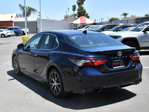 Used 2022 Toyota Camry SE FWD image 6