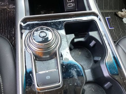 Used 2020 Ford Edge SEL w/ Cold Weather Package FWD image 30