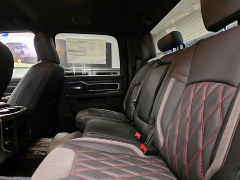 New 2026 RAM 2500 Big Horn AWD/4WD image 18