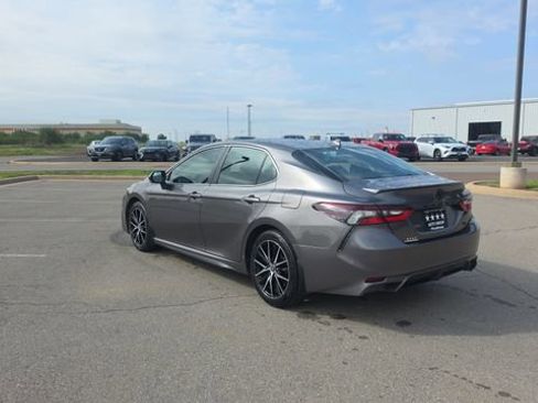Used 2024 Toyota Camry SE w/ Convenience Package FWD image 8