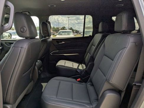 Used 2026 Chevrolet Traverse LT AWD/4WD image 15