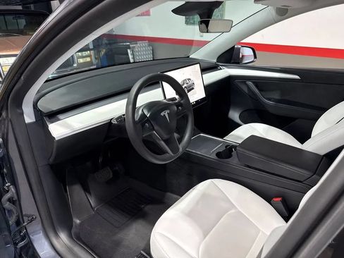 Used 2023 Tesla Model Y Long Range AWD/4WD image 99