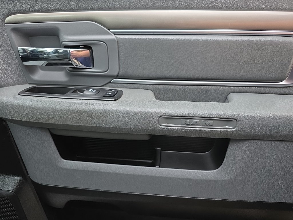 Used 2019 RAM 1500 Classic SLT AWD/4WD image 19