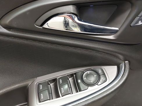 Used 2017 Chevrolet Malibu LT FWD image 25