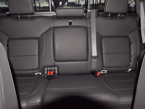 Used 2025 Chevrolet Silverado 2500 LT w/ Safety Package image 20