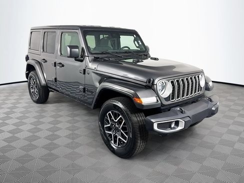 Used 2025 Jeep Wrangler Unlimited Sahara AWD/4WD image 8