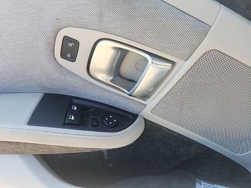 Used 2015 BMW i3 w/ Range Extender RWD image 26