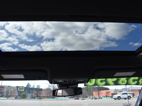 Used 2023 Chevrolet Silverado 1500 ZR2 image 31