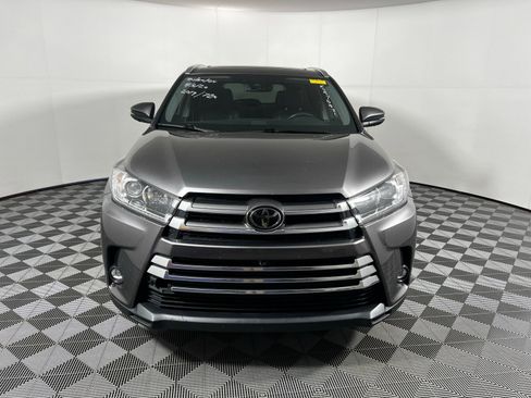 Used 2019 Toyota Highlander Limited Platinum image 2