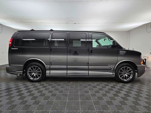 Used 2014 GMC Savana 1500 image 9