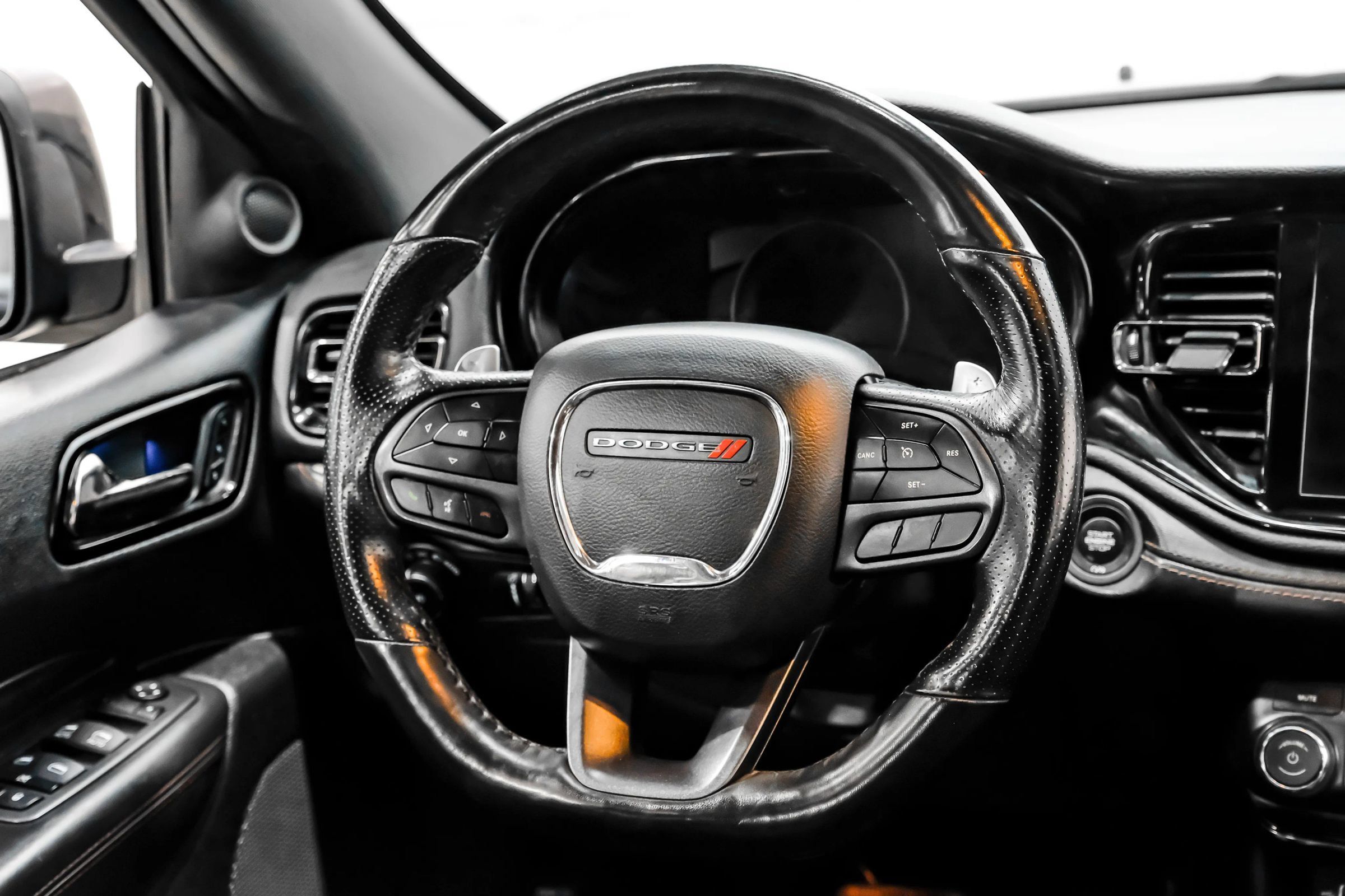 Used 2022 Dodge Durango R/T w/ Blacktop Package RWD image 17