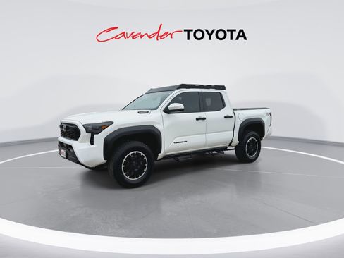 Certified 2024 Toyota Tacoma TRD Off-Road w/ TRD Off Road Upgrade Package AWD/4WD image 4