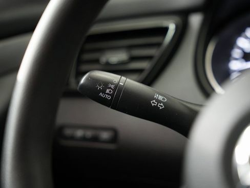 Used 2021 Nissan Rogue Sport S image 14