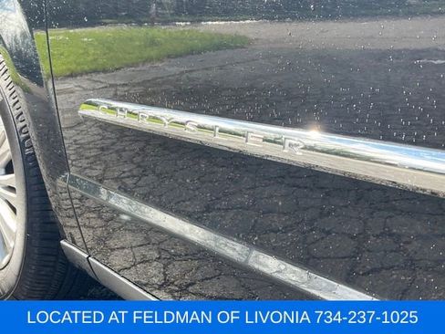 Used 2015 Chrysler Town & Country Limited Platinum FWD image 32