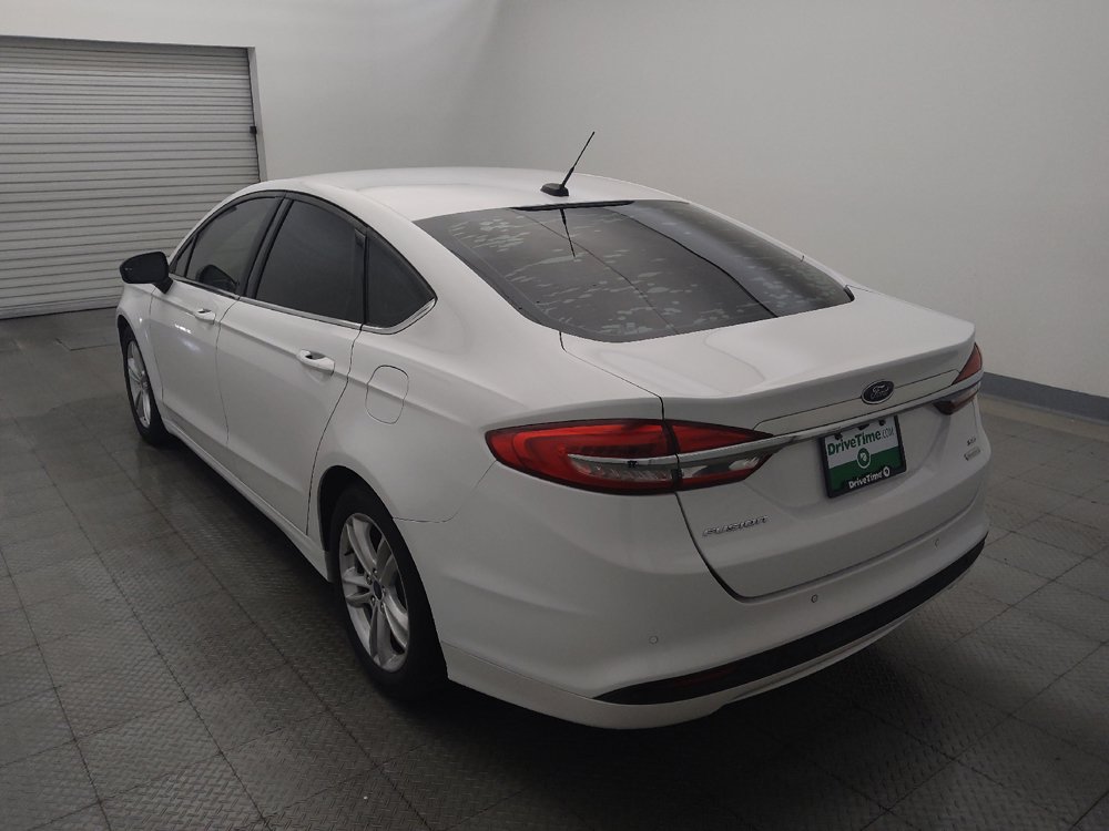 Used 2018 Ford Fusion SE w/ Fusion SE Technology Package FWD image 5