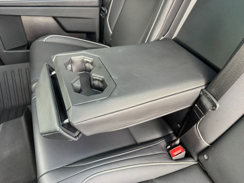 Used 2024 Tesla Cybertruck AWD Crew Cab image 42