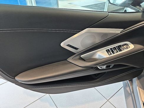 Used 2025 Chevrolet Corvette Stingray Premium Conv w/ Z51 Performance Package RWD image 12