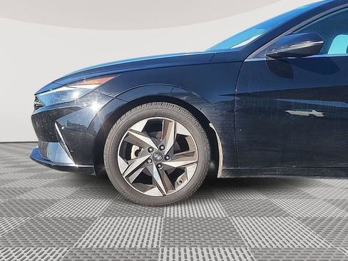 Used 2022 Hyundai Elantra Limited image 20