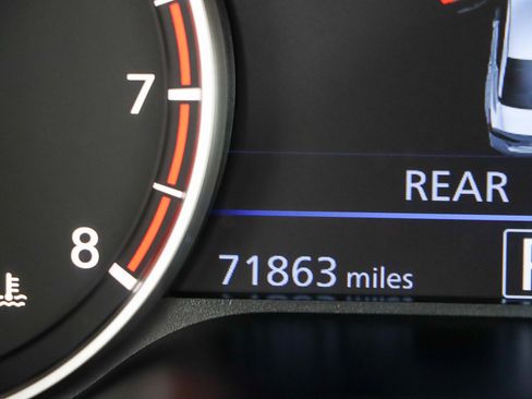 Used 2023 Nissan Altima 2.5 SV w/ SV Premium Package image 16