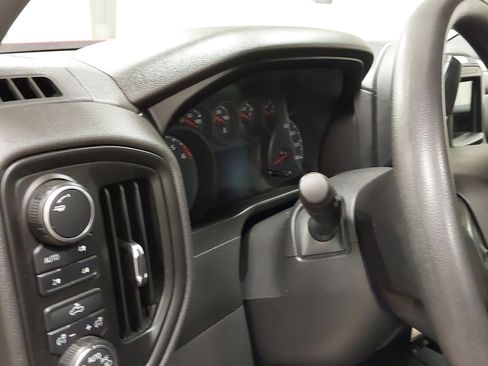 Used 2019 Chevrolet Silverado 1500 Custom Trail Boss w/ Custom Convenience Package image 17