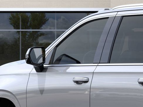 New 2026 Cadillac Escalade ESV Luxury AWD/4WD image 12
