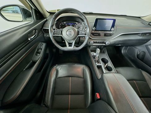 Used 2020 Nissan Altima 2.5 SR w/ Premium Package FWD image 9