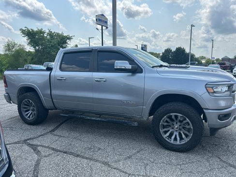 Used 2019 RAM 1500 Laramie w/ Sport Appearance Package AWD/4WD image 6